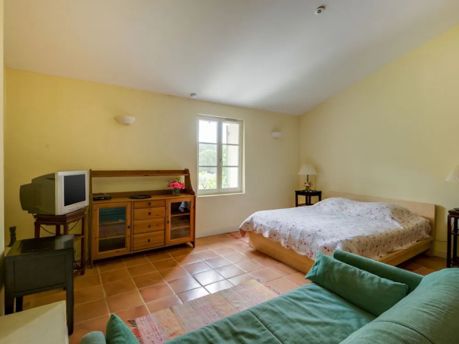 Secluded Holiday Home in Rustrel With Swimming Pool