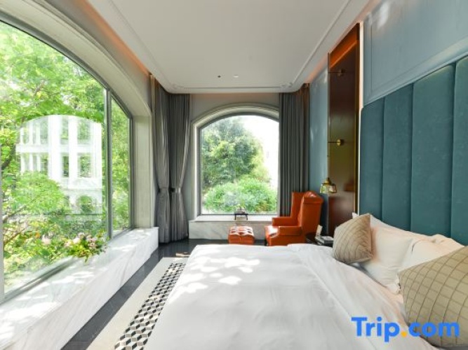 Deluxe Double room with lake view