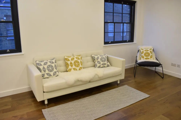 2 Bed Flat In Shadwell