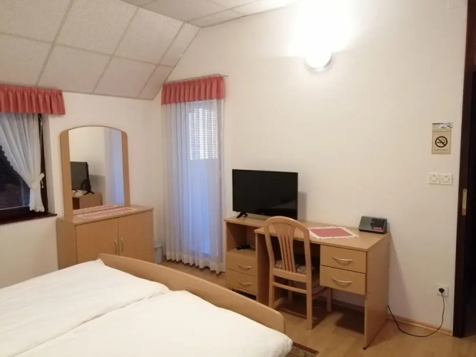 Prenočišča Mraz