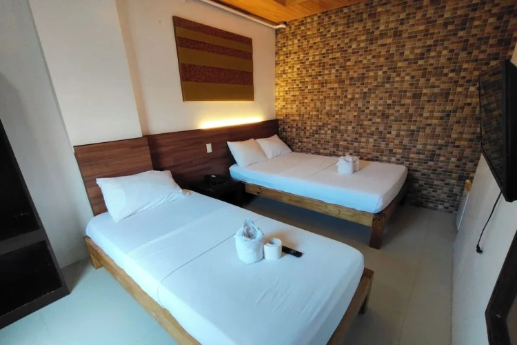 Standard Triple room