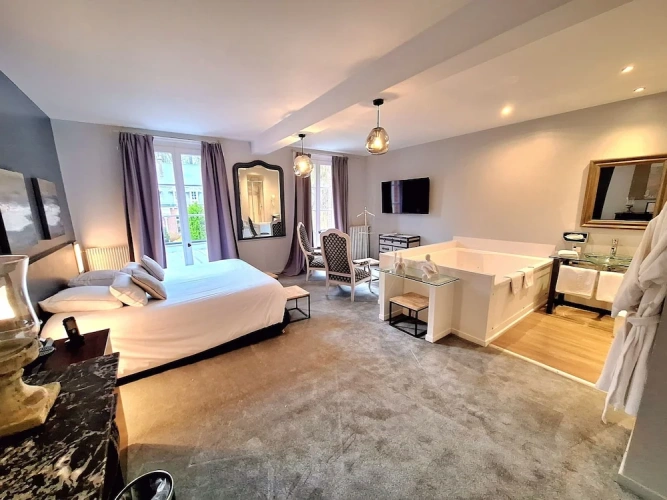 Deluxe Double room with view
