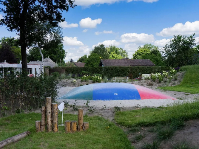 Nice Chalet With Airco Near Efteling