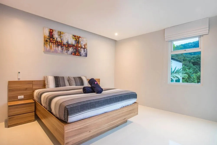 Elegant Designer 4BR Pool Villa Skylight