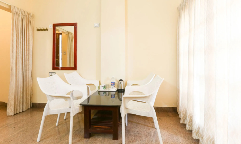 Treebo Grace Inn, 3 Min Walk From Promenade Beach