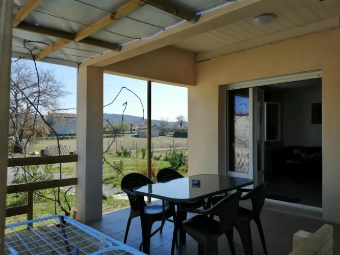 2 Bedrooms Cottage