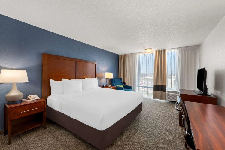 Comfort Inn & Suites Omaha Central