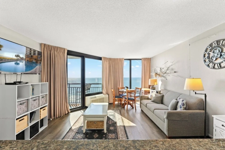 1 Bedroom Deluxe room with balcony and oceanfront