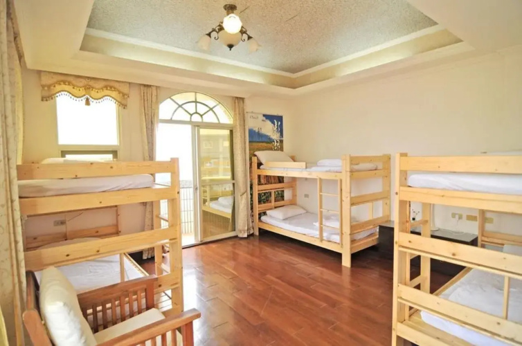 7 Hostel
