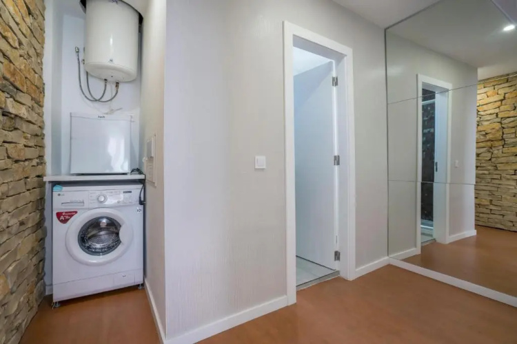 Brand New Downtown Apartment