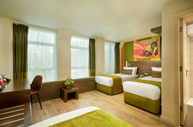 Triple room