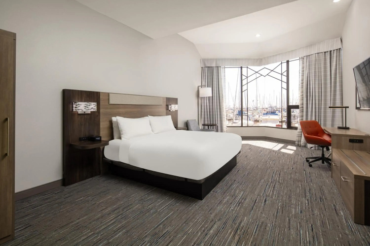 Holiday Inn Express Hotel & Suites Ventura by IHG
