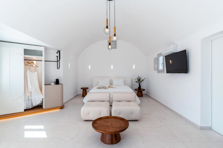 Oikos Santorini Living Concept
