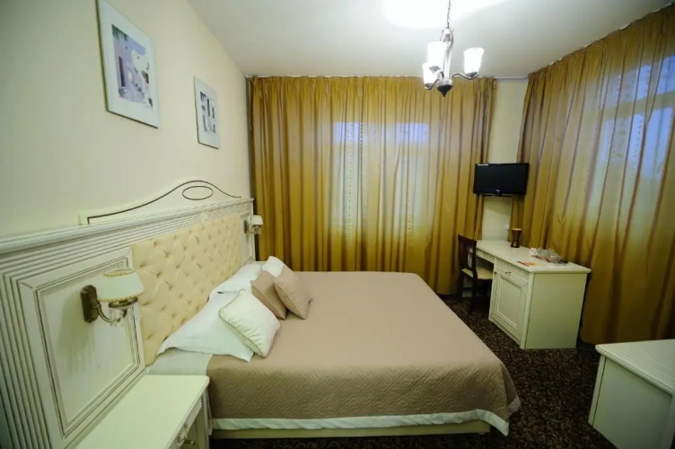 Standard Double room with view