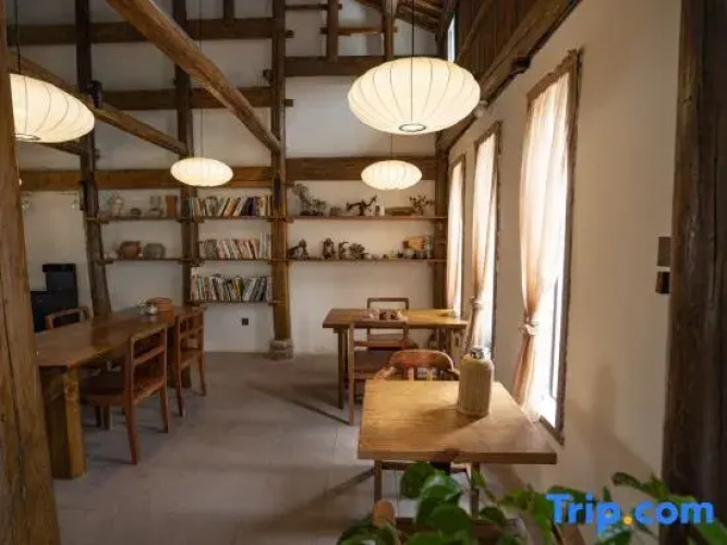 Xiqiao Homestay (Guantang Hot Spring Resort)