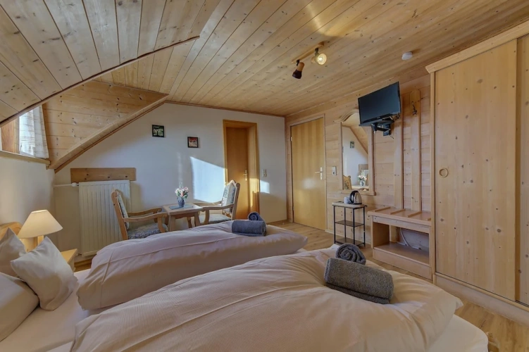 Standard Triple room with balcony