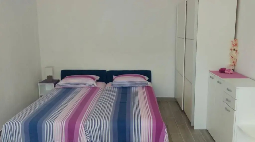 Eleonora Apartments