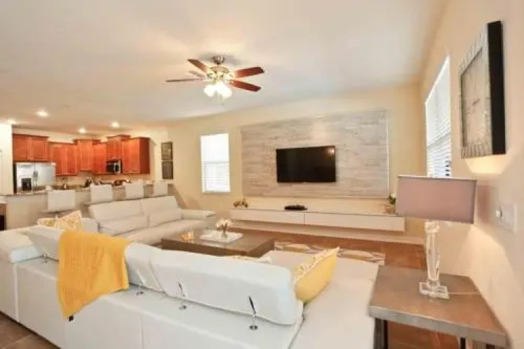9157 Wedge House