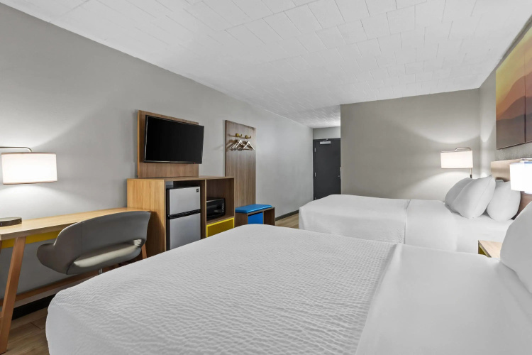 Days Inn by Wyndham Liberty