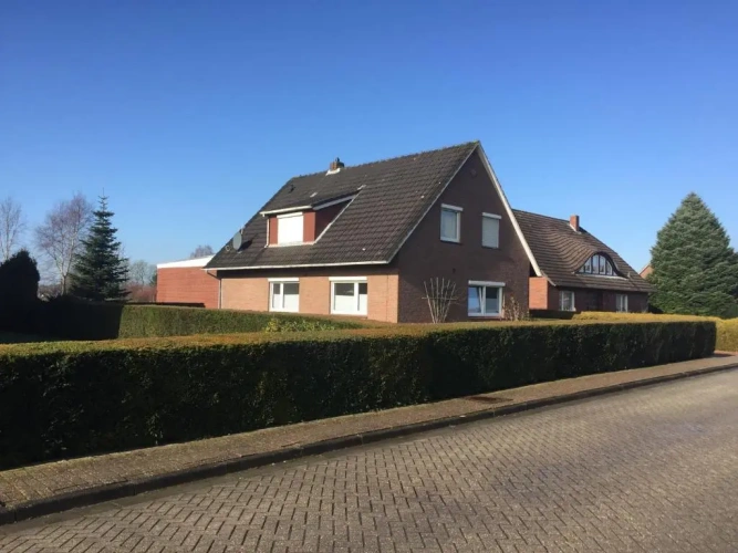 2 Bedrooms Cottage