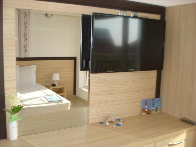 2 Bedrooms Apartment with balcony and with sea view
