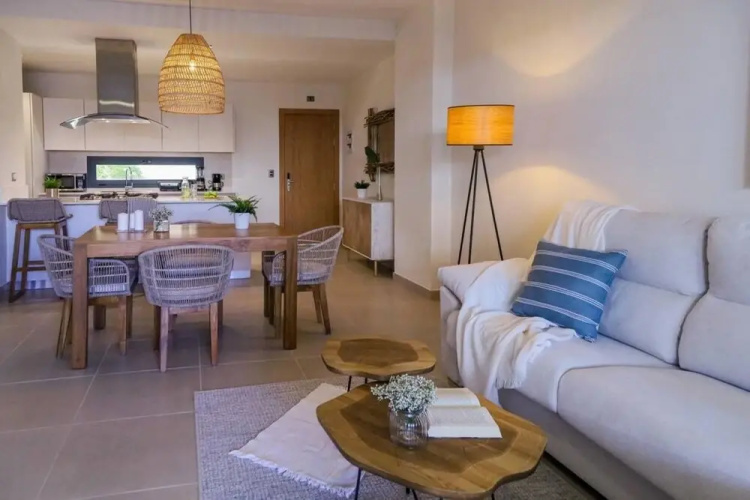 Modern and Spacious Condo Steps From the Beach