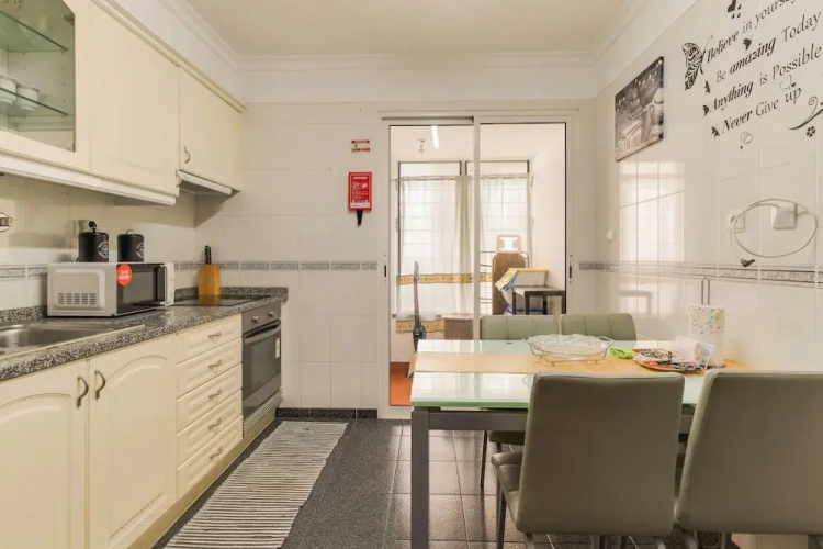 Steven Apartment by HRM