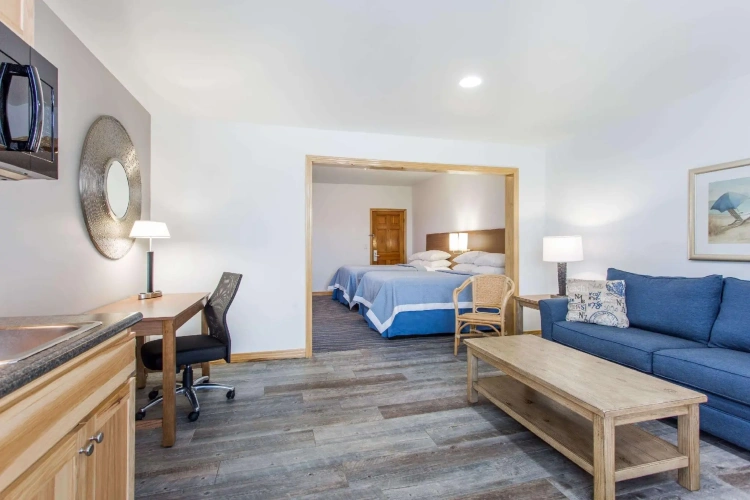 Quadruple Suite