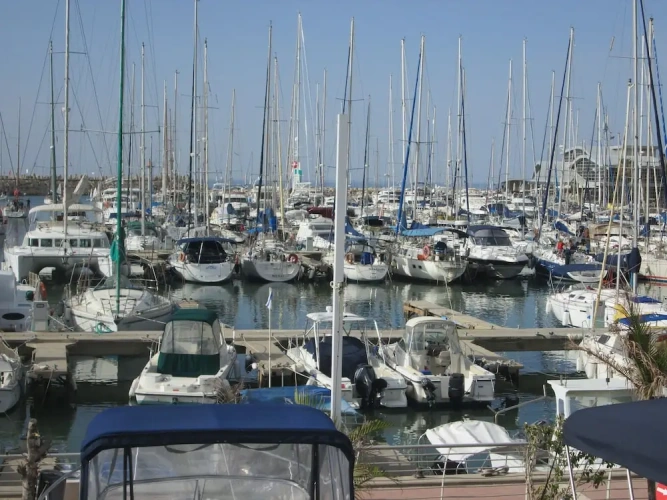 1 Bedroom Apartment with balcony and with sea view