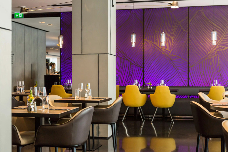 PARK PLAZA LONDON PARK ROYALOver view