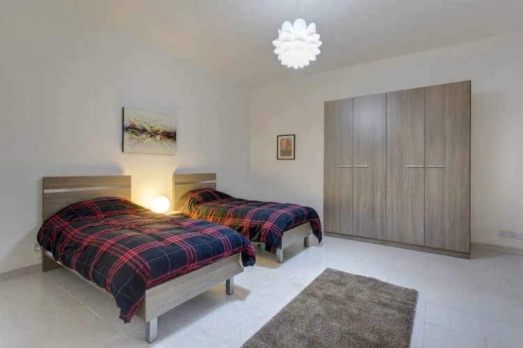 3 Bedrooms Apartment with balcony