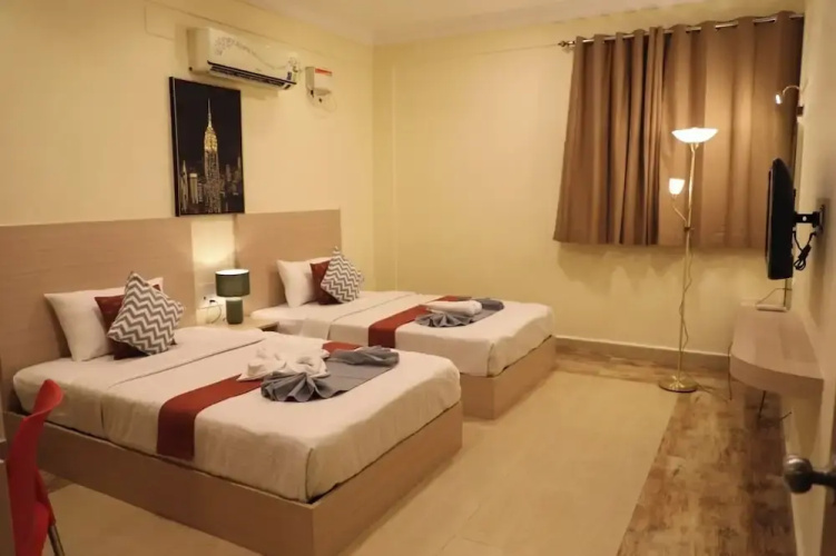 Hotel Green Parrot