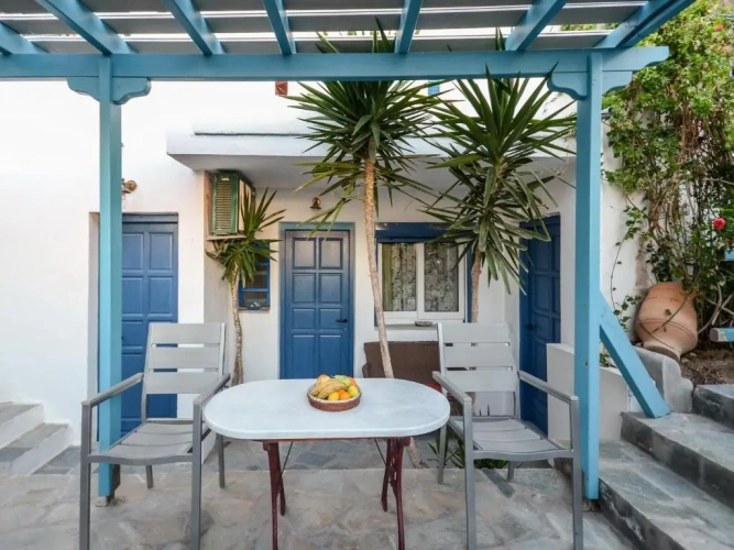 2 Bedrooms Apartment with garden view