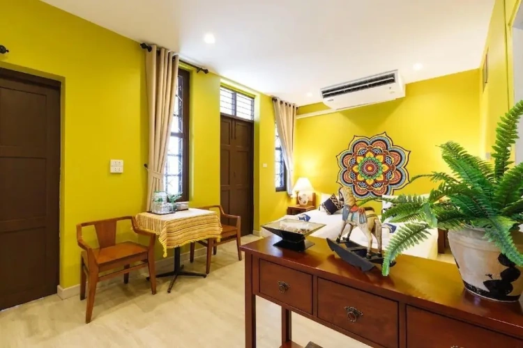 Standard Quadruple Family room