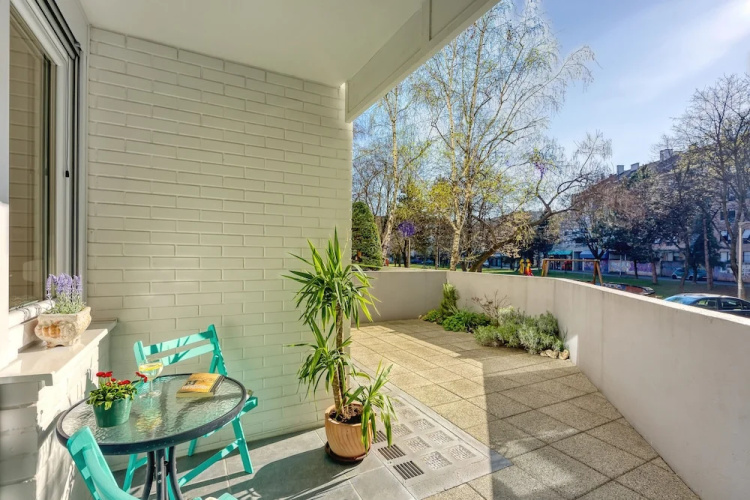 West Oasis With Terrace