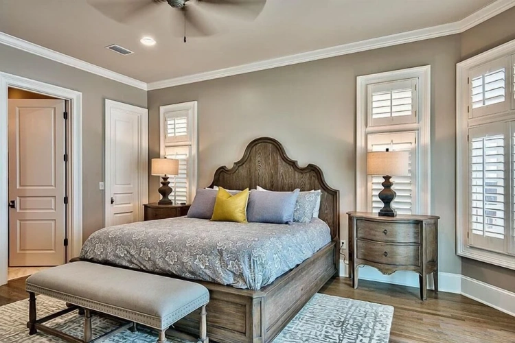 6 Bedrooms Cottage beachfront