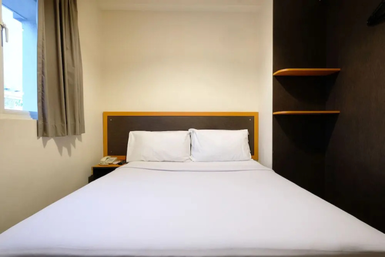 Nicoll Hotel