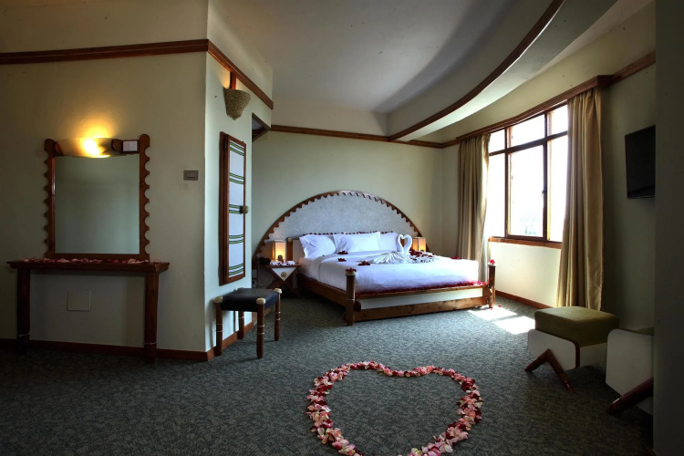 Nega Bonger Hotel