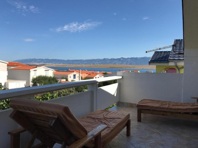 Apartment with sea view
