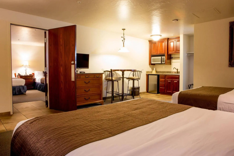 Chalet Motel