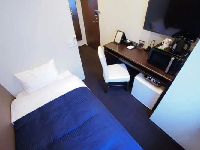 Semi-double Single room