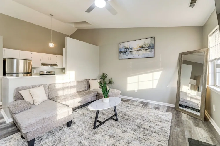 2 Bedrooms Apartment