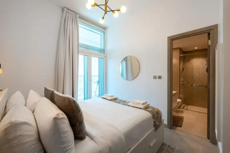 Chic 2BR w Dubai Marina Views