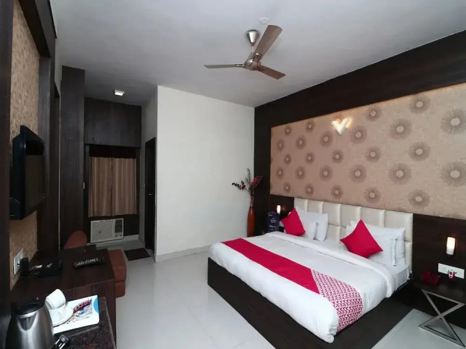 Hotel East Lite by OYO