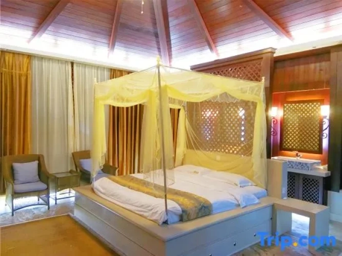 4 Bedrooms Luxury Villa