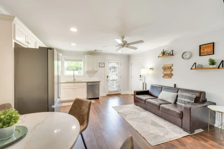 1 Bedroom Apartment