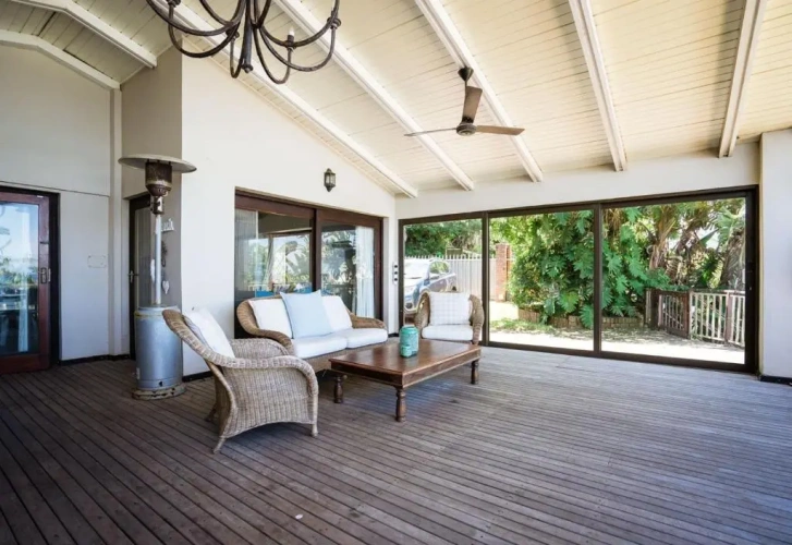 5 Bedrooms Cottage