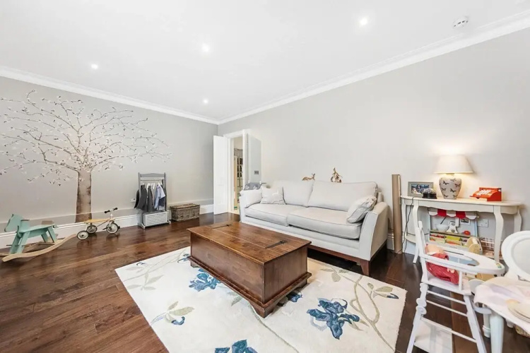 Classical Living in Knightsbridge