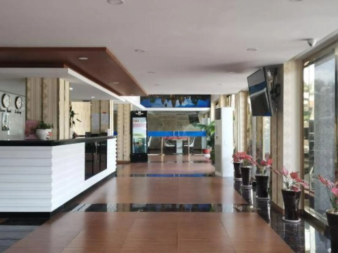 Lucky 8 Hotel