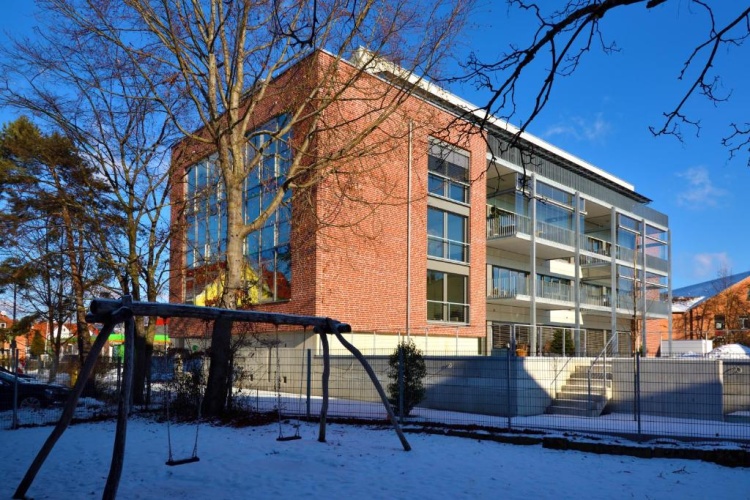 Apartment with garden view